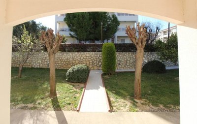 Exterior 4