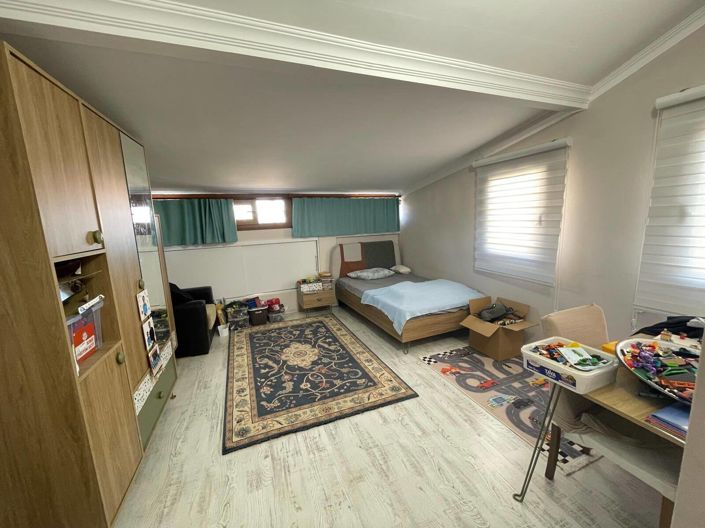 Image No.10-3 Bed Apartment for sale