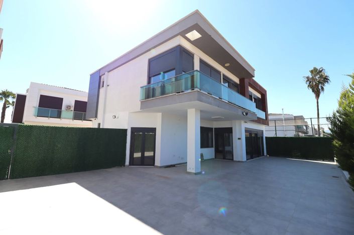 Image No.7-5 Bed House/Villa for sale