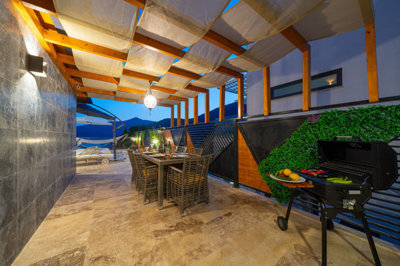 Exterior 12