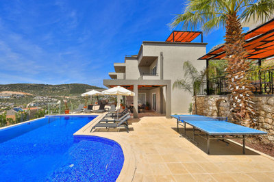 Exterior 9