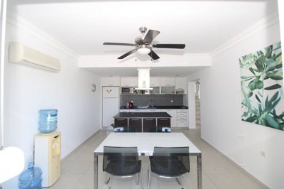 Interior 5