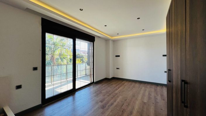 Image No.16-6 Bed House/Villa for sale