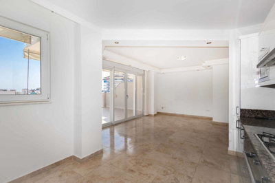 Interior 4