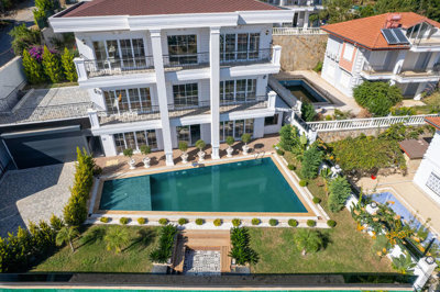 Exterior 10