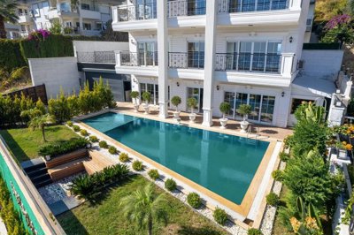 Exterior 9