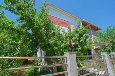 Exterior 4