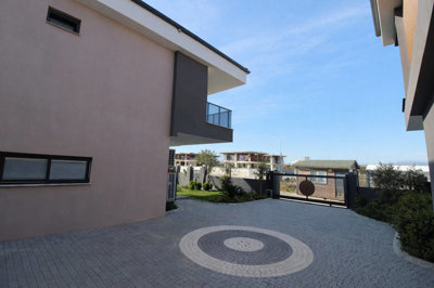 Exterior 11