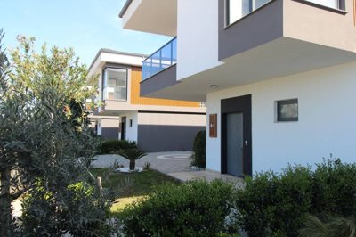 Exterior 8