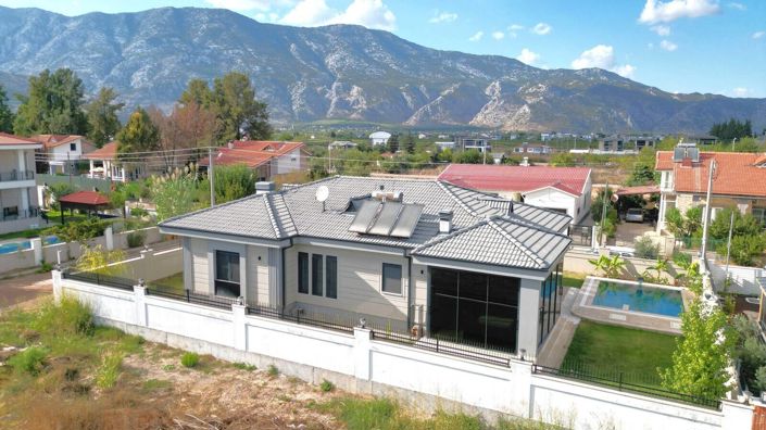 Image No.2-4 Bed House/Villa for sale