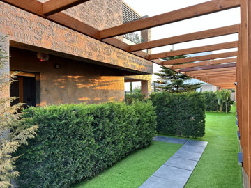 Exterior 10