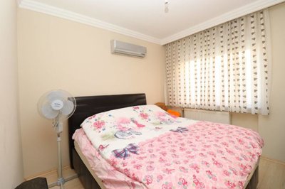 Interior 8