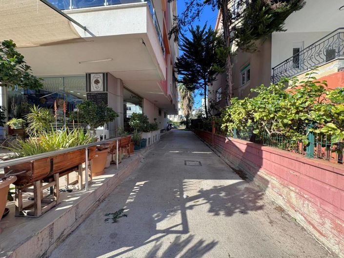 Image No.4-7 Bed Apartment for sale