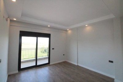 Interior 6