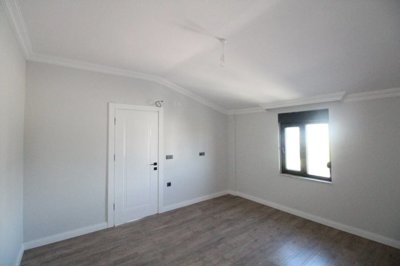 Interior 11