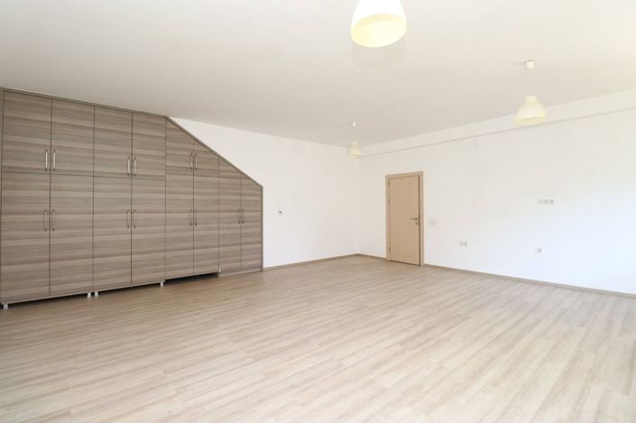 Image No.38-11 Bed House/Villa for sale