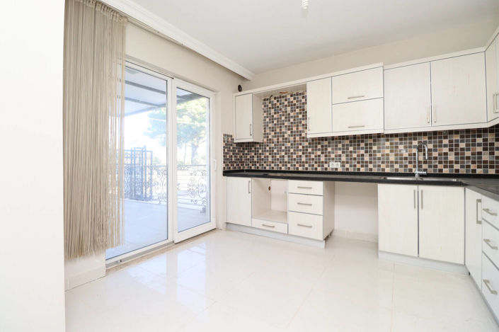 Image No.43-11 Bed House/Villa for sale