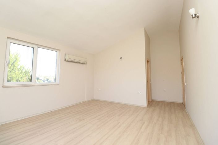 Image No.47-11 Bed House/Villa for sale