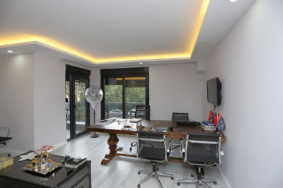 Interior 4