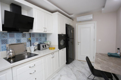 Interior 6