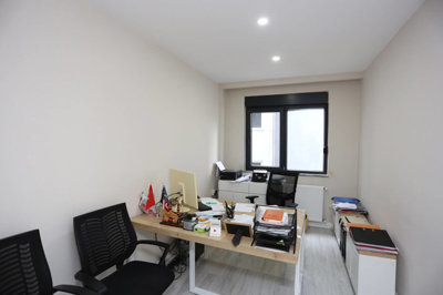 Interior 8