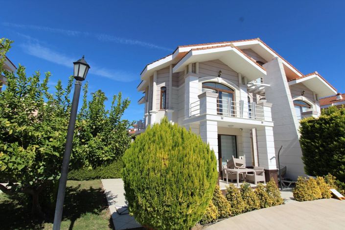 Image No.9-3 Bed House/Villa for sale