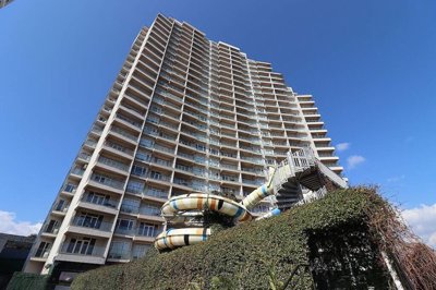 Exterior 2