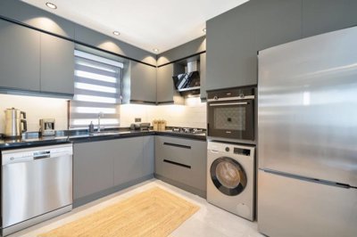 Interior 7