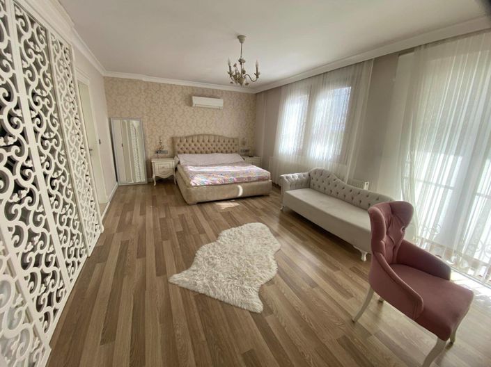 Image No.13-5 Bed House/Villa for sale