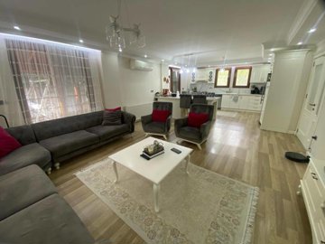 Interior 5