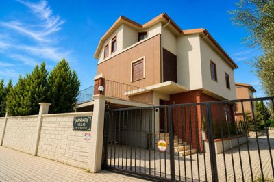 Exterior 6