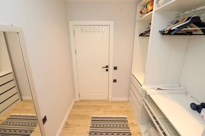 Interior 10