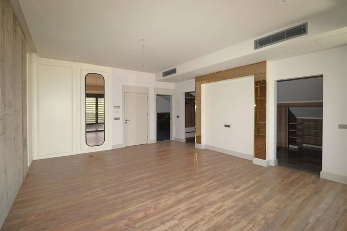 Image No.13-6 Bed House/Villa for sale