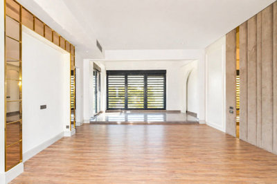 Interior 10