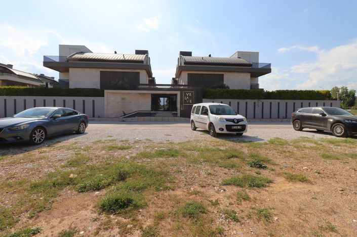 Image No.2-6 Bed House/Villa for sale