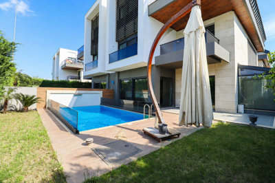 Exterior 4