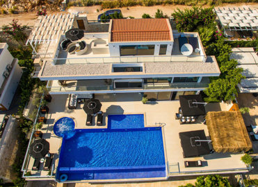 Exterior 12