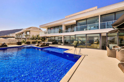Exterior 5