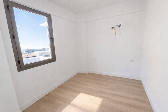 Image No.18-2 Bed Apartment for sale