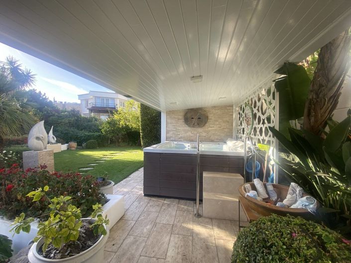 Image No.9-6 Bed House/Villa for sale