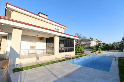 Exterior 3