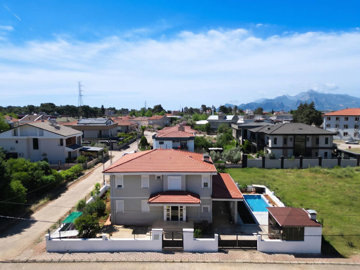 Exterior 4