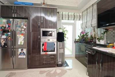 Interior 4