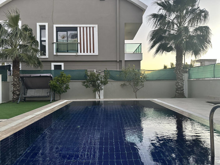 Image No.2-4 Bed House/Villa for sale