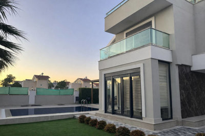 Exterior 8