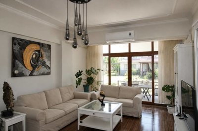 Interior 4
