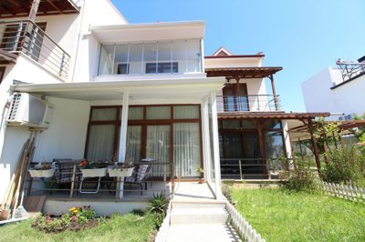 Exterior 4