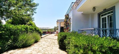 Exterior 12