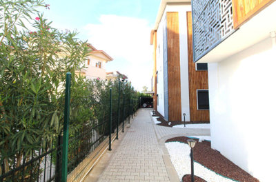 Exterior 8
