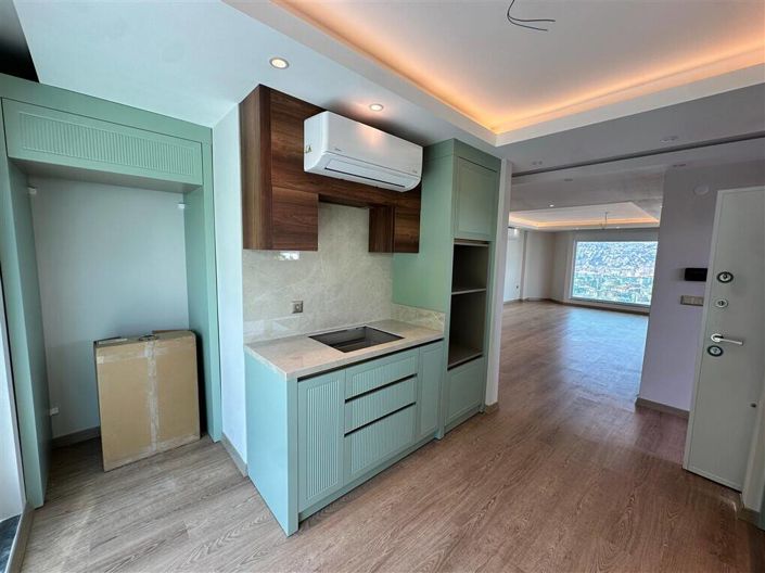 Image No.13-4 Bed Apartment for sale